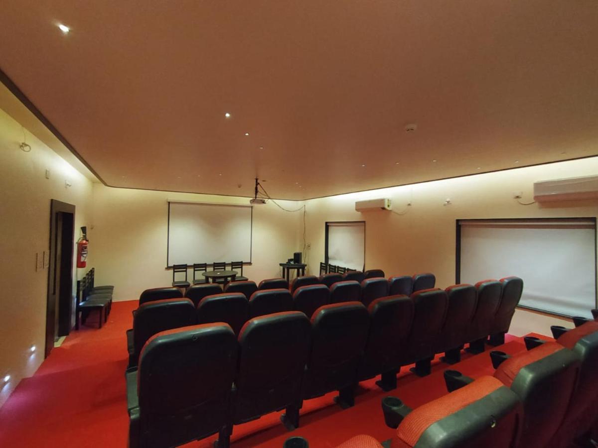 Flamingo Club And Resort Una 3 Km Away From Diu Check Post Exterior photo