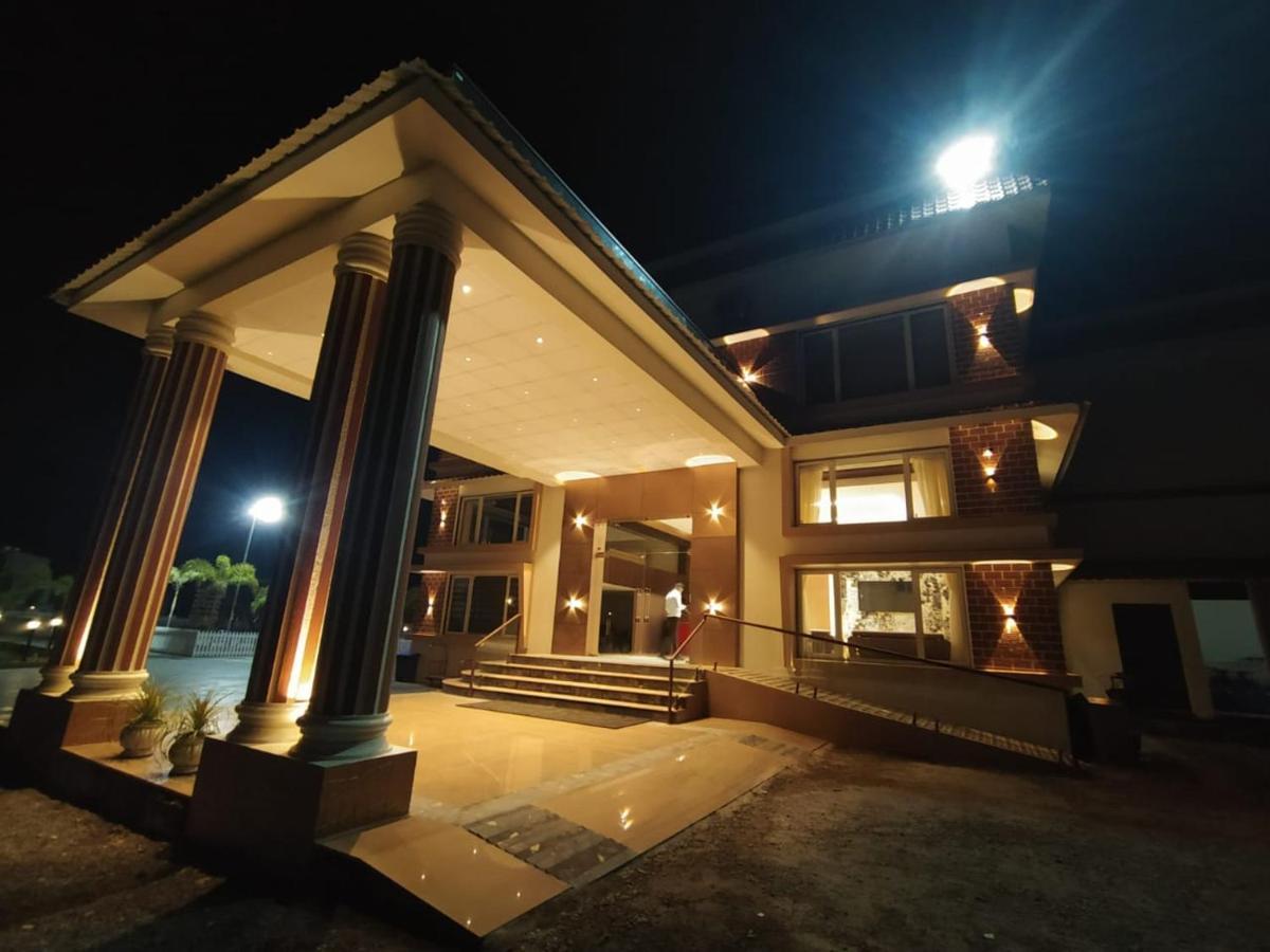 Flamingo Club And Resort Una 3 Km Away From Diu Check Post Exterior photo