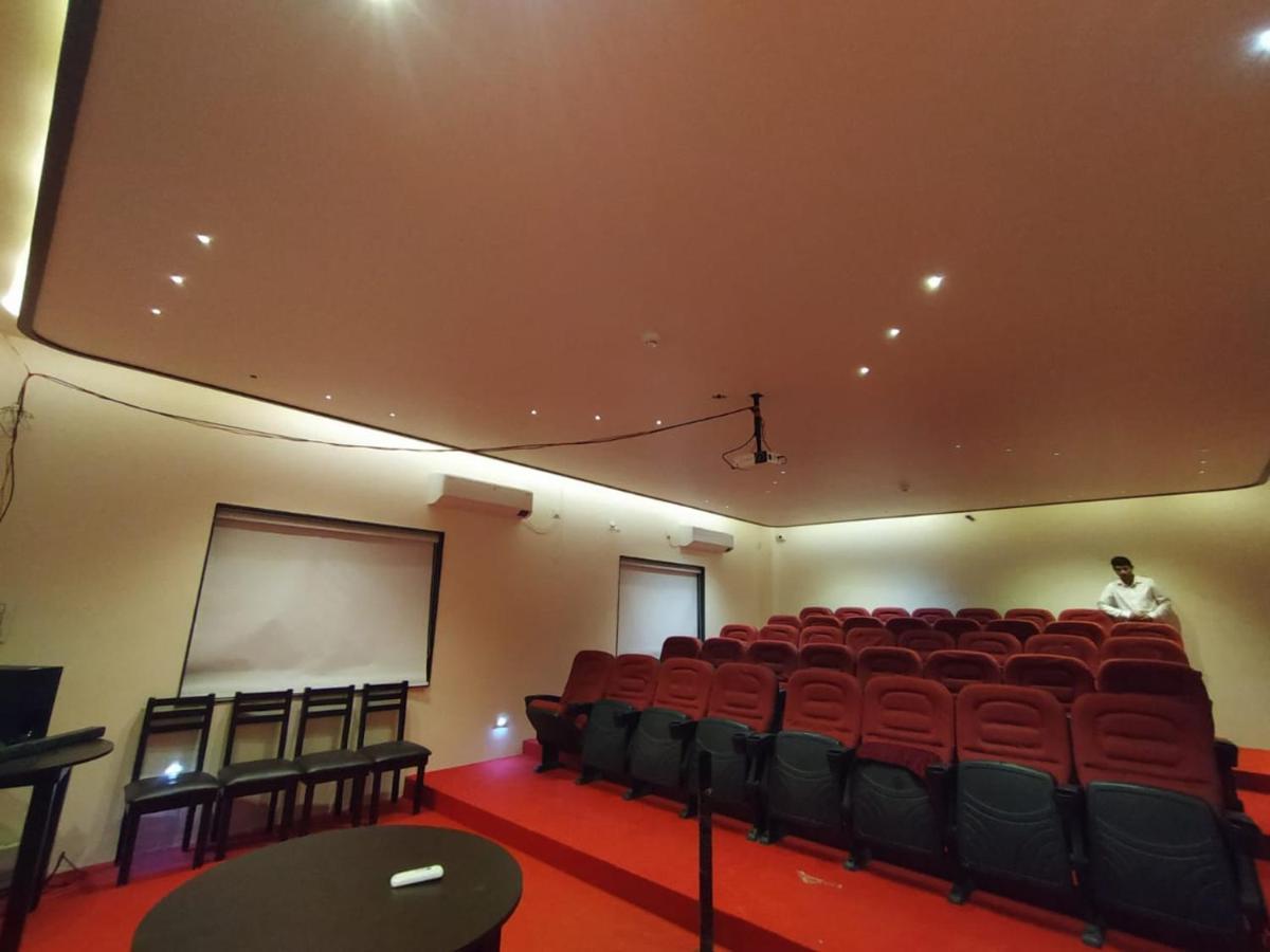 Flamingo Club And Resort Una 3 Km Away From Diu Check Post Exterior photo