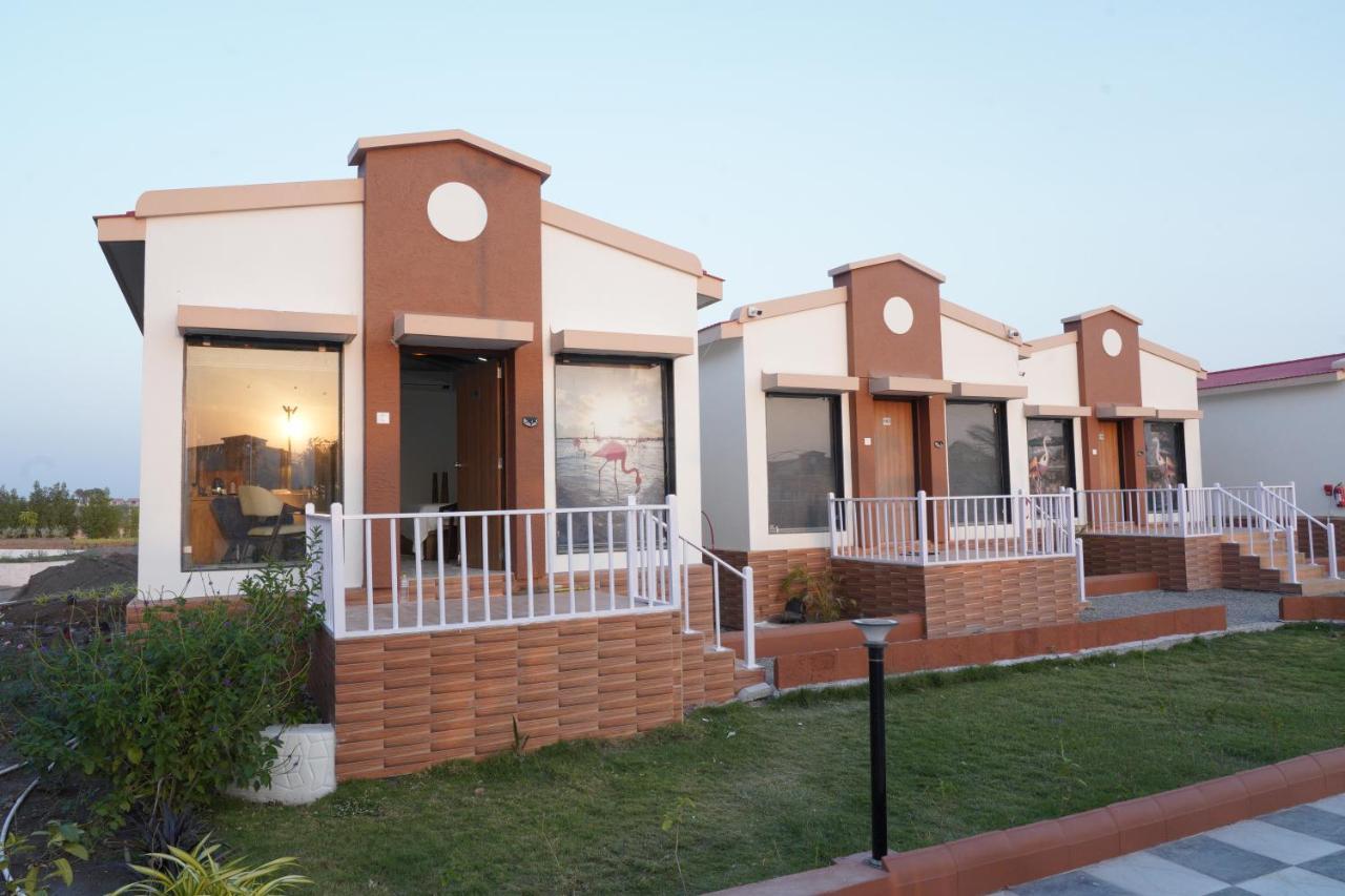 Flamingo Club And Resort Una 3 Km Away From Diu Check Post Exterior photo
