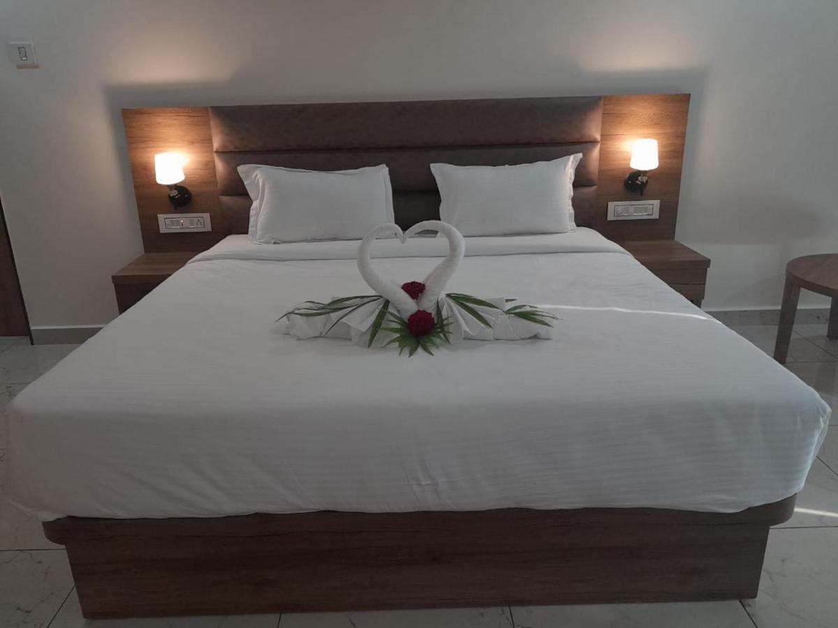 Flamingo Club And Resort Una 3 Km Away From Diu Check Post Exterior photo