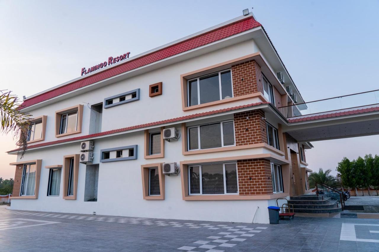 Flamingo Club And Resort Una 3 Km Away From Diu Check Post Exterior photo