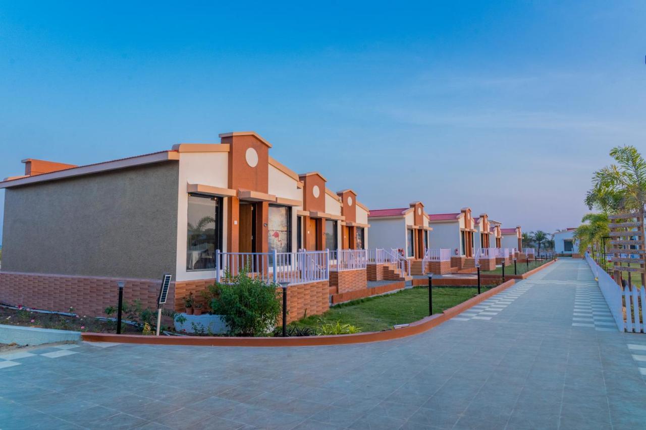 Flamingo Club And Resort Una 3 Km Away From Diu Check Post Exterior photo