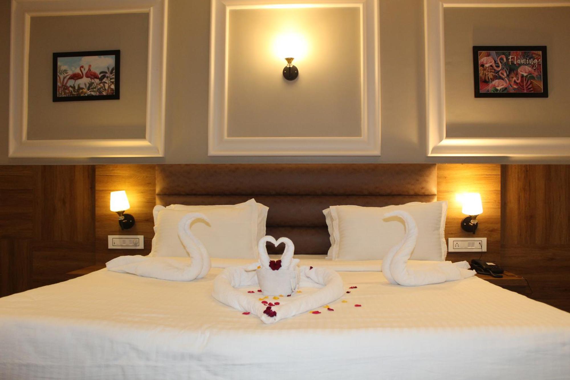 Flamingo Club And Resort Una 3 Km Away From Diu Check Post Exterior photo